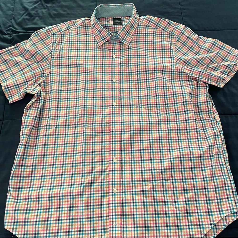 TailorByrd button down short sleeve shirt.